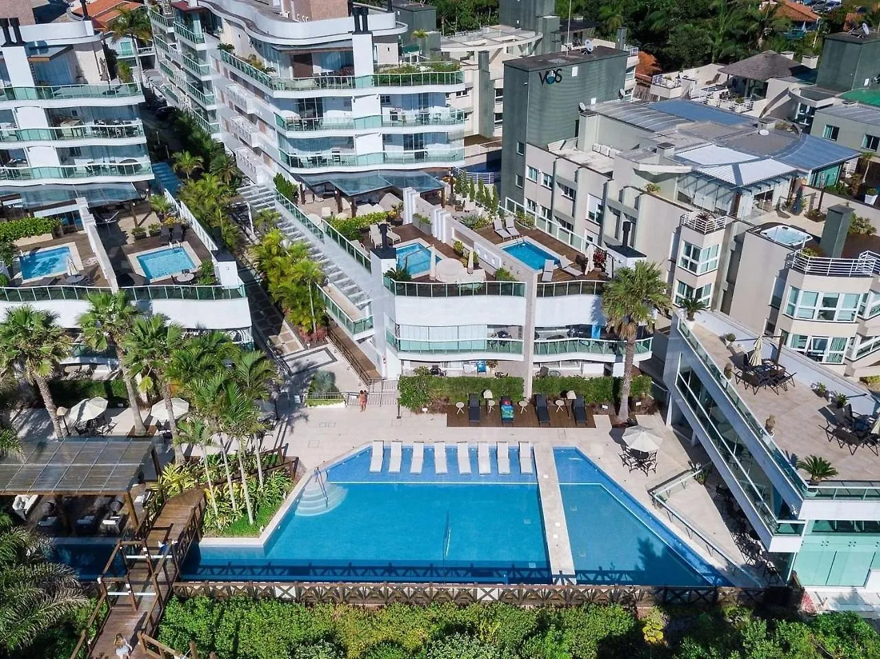 Varandas Do Atlantico 01B - Excelente Apartamento Em Condominio De Luxo A Beira Mar - Piscina Climatizada - Academia - Bombinhas
