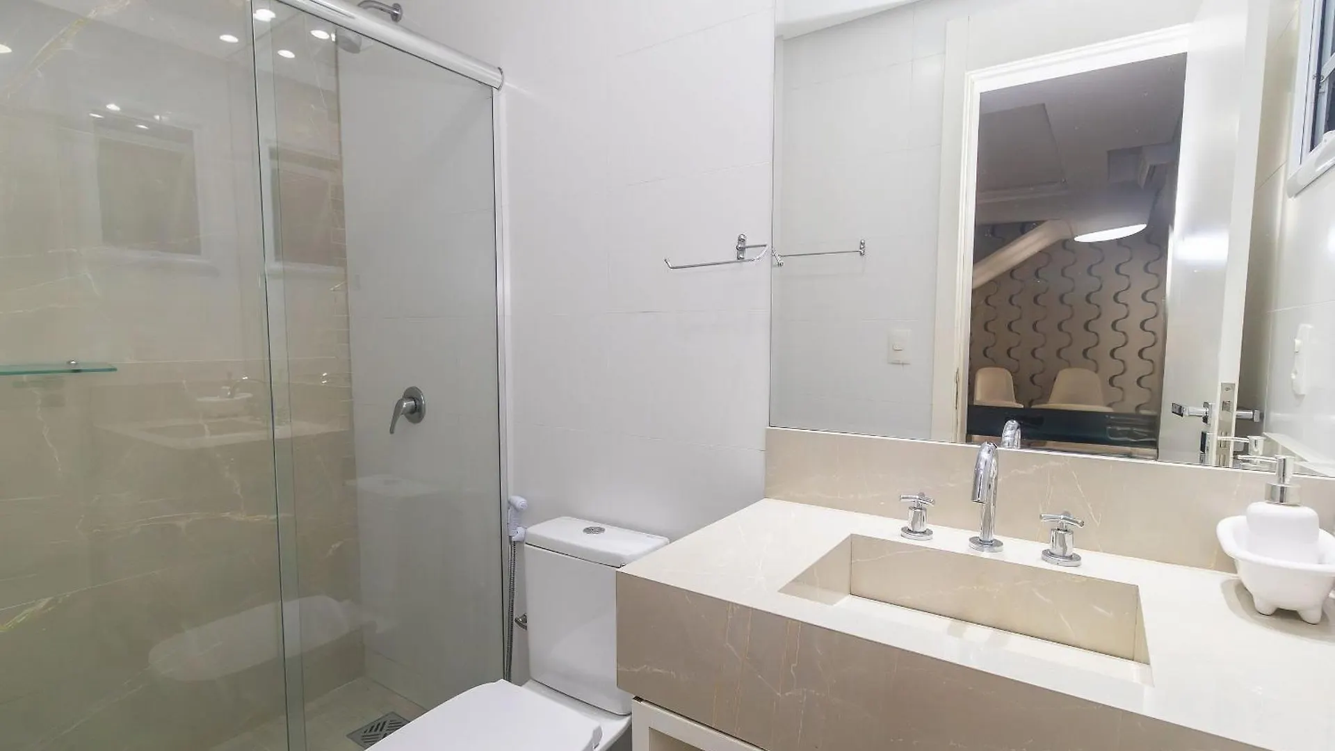 Varandas Do Atlantico 01B - Excelente Apartamento Em Condominio De Luxo A Beira Mar - Piscina Climatizada - Academia - Bombinhas 0*,  Brazil