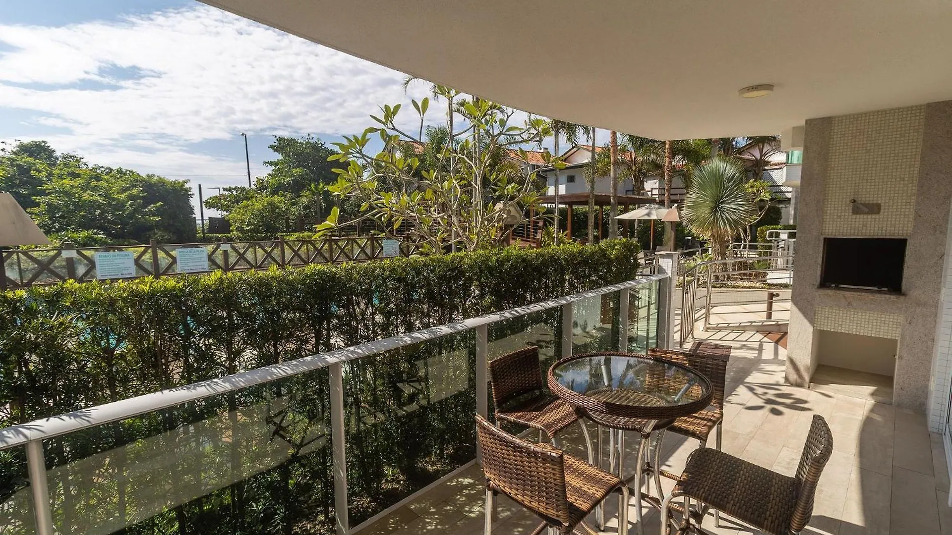 Varandas Do Atlantico 01B - Excelente Apartamento Em Condominio De Luxo A Beira Mar - Piscina Climatizada - Academia - Bombinhas