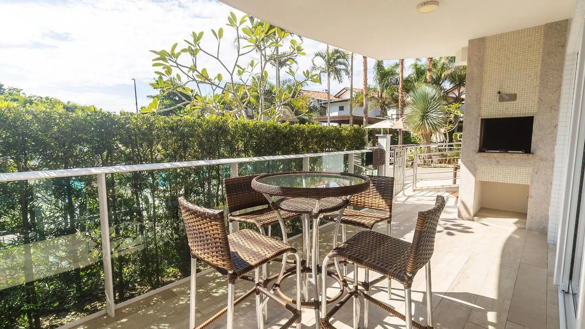 Varandas Do Atlantico 01B - Excelente Apartamento Em Condominio De Luxo A Beira Mar - Piscina Climatizada - Academia - Bombinhas 0*,  Brazil