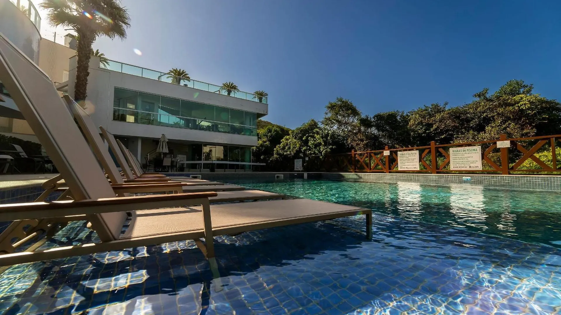 Varandas Do Atlantico 01B - Excelente Apartamento Em Condominio De Luxo A Beira Mar - Piscina Climatizada - Academia - Bombinhas